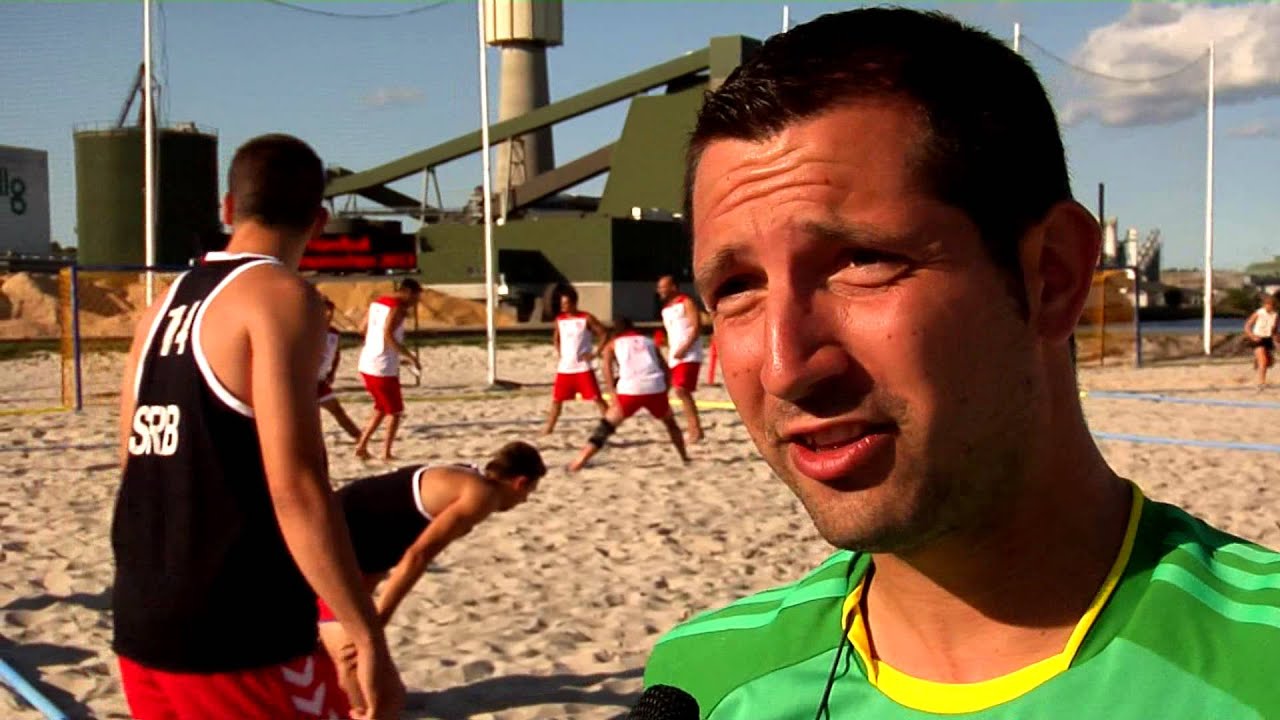 Spanish beach handball refs are great to watch