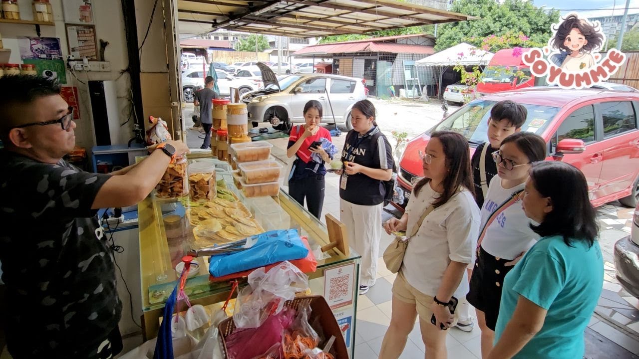 Secret Reveal! Inside 50 Yrs KL Oldest Chinese Bakery!- Malaysia Street Food