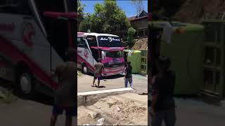 #Kecelakaantunggal #enrekanginfo #viral KECELAKAAN TUNGGAL DI MALAUWE JALAN POROS ENREKANG TORAJA