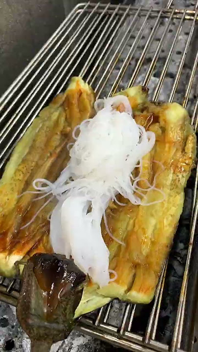 Asian street food 烤茄子