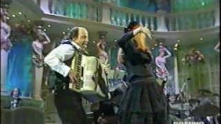 Milva - Uomini addosso - Sanremo 1993.m4v chords