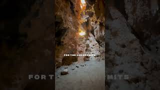 Goumenospilio - Agiofaraggo Crete. Легенда каже да би 300 пустињака седело на камењу у овој пећини.
