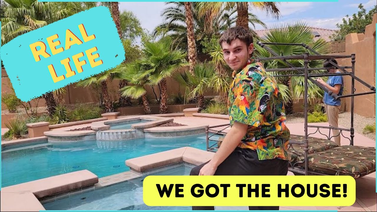 We Got the House!  FULL TOUR The Niche Lady Life