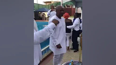 John Mahama dances to BOBOLEBOBO song