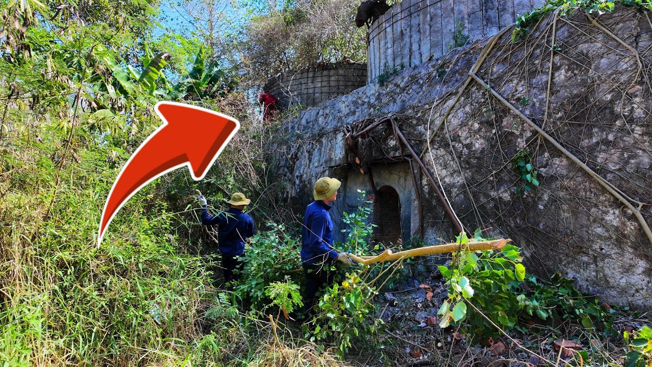 SHOCKING DISCOVERY — A WAR BUNKER Was Hidden Beneath This Abandoned House