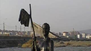 Памятник Андрею Миронову в роли Геши Козодоева Памятник Андрею Миронову в роли Геши Козодоева