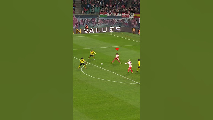 Nkunku playing FIFA with Defenders!? 🎮