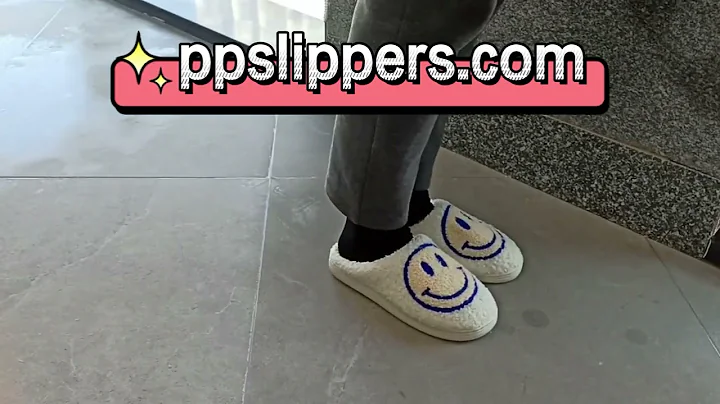 Smiley Face Slippers Soft Plush Warm Slip-on Slides Women's Cozzy Furry Fur House Slippers Winter