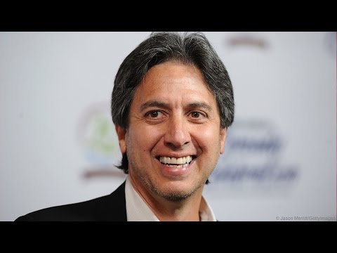 Video: Ray Romano nettovärde: Wiki, gift, familj, bröllop, lön, syskon