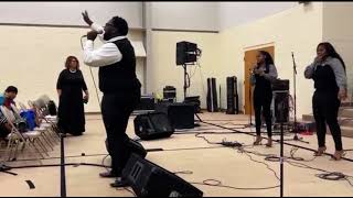 Quadauris & The Divine Voices - Guide My Way