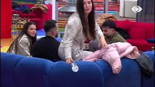 “A do të flesh me mua?”/ Gjesti e përkëdhel, Ola: Je burri i ëndrrave të mia... - BBVA 4