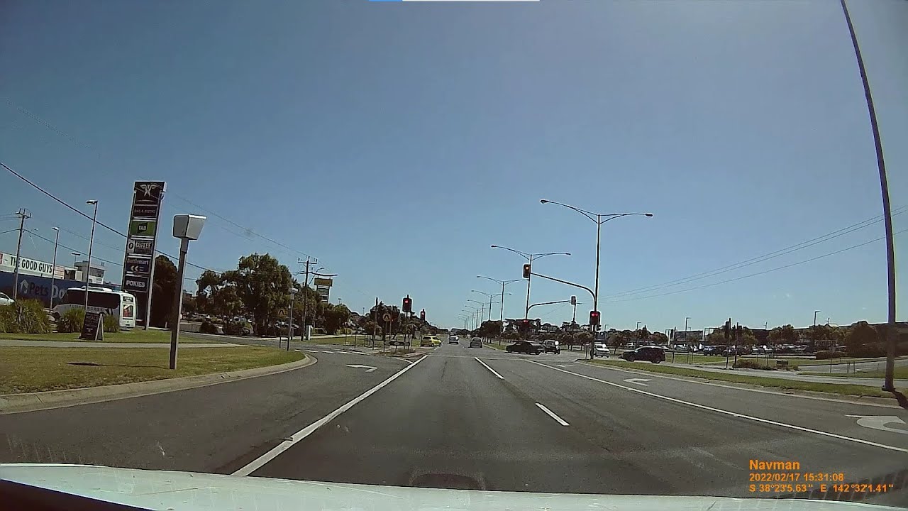 Red light speed camera Raglan Parade And Mahoneys Road, Warrnambool ...