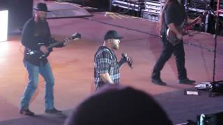 Brantley Gilbert~It's About To Get Dirty