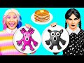 التحدي الإبداعي مع الفطائر مع Wednesday Addams | حلو المذاق مطبخ المأجورون Crazy DO