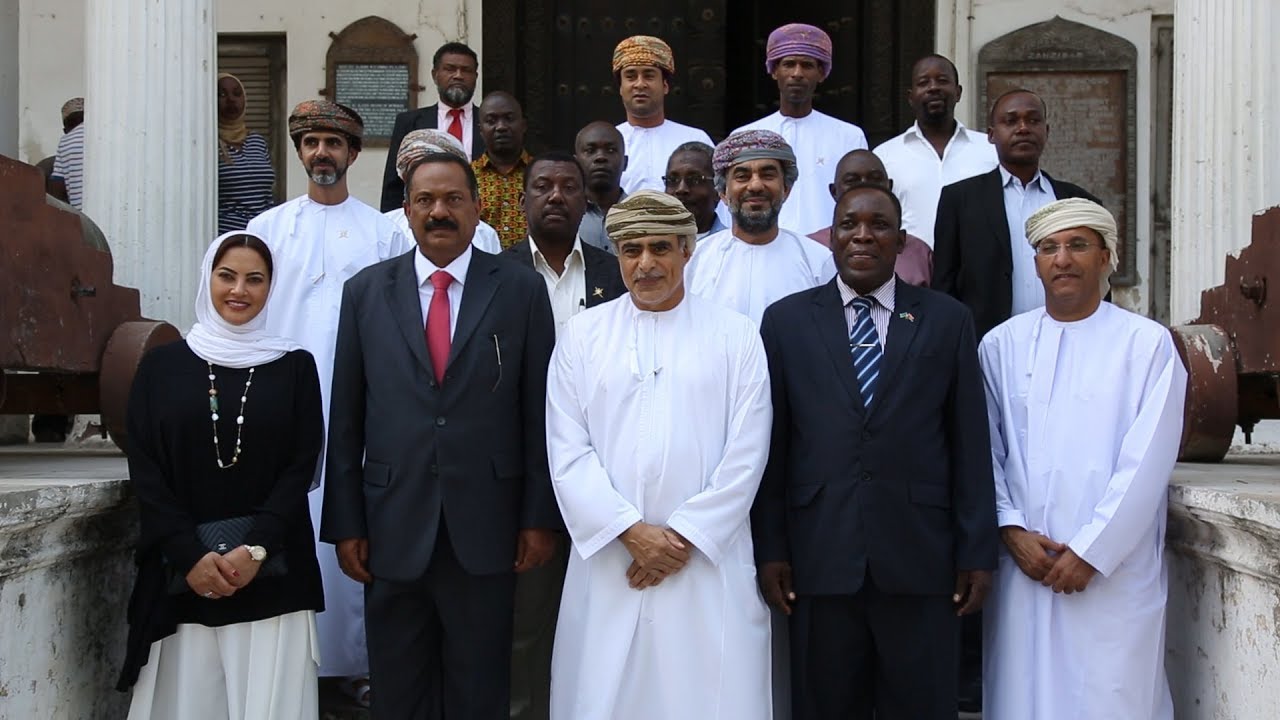 HIVI NDIVYO WAZANZIBARI WALIVYOAGANA NA UJUMBE WA MFALME QABOOS