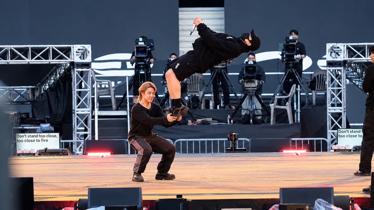マッスルタンクトップ ブラックJungKook for  Wow, Crazy! Jungkook's Unexpected Practice Moment Shocks Millions