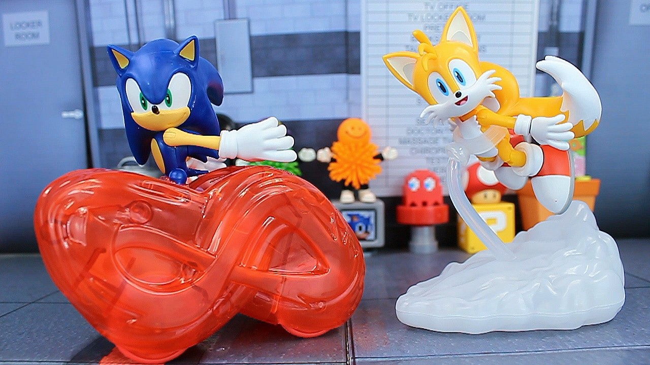 Jakks Pacific Running Sonic And Flying Tails Figure Review!