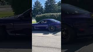 Purple RX7 Sounds Amazing @ Idle!! Rotary Powered Mazda RX7 Pulling Into Cars & Coffee! Resimi