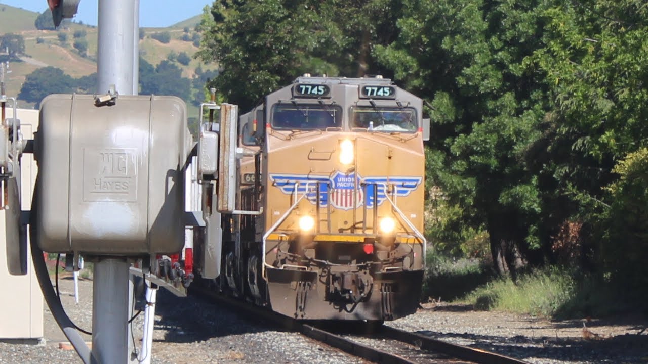 [4K] UP MOAOA at Walnut Ave. (4/22/23)