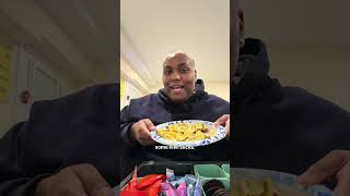 This snack tray is doing the Lord’s work🤞🏾🫣 #Shorts #TravelSnacks #SnackTray