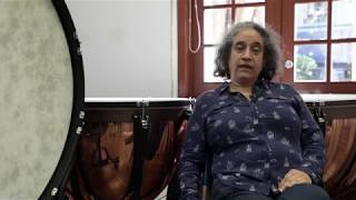 Cecilia Espinosa dirige la Orquesta de los Andes