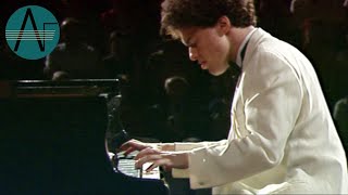 Evgeny Kissin: Modest Mussorgski - The Old Castle (with Promenade)