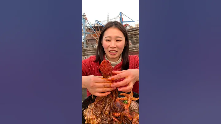 Strange seafood, blue shrimp, strange food Chinese Food Eating Show - DayDayNews