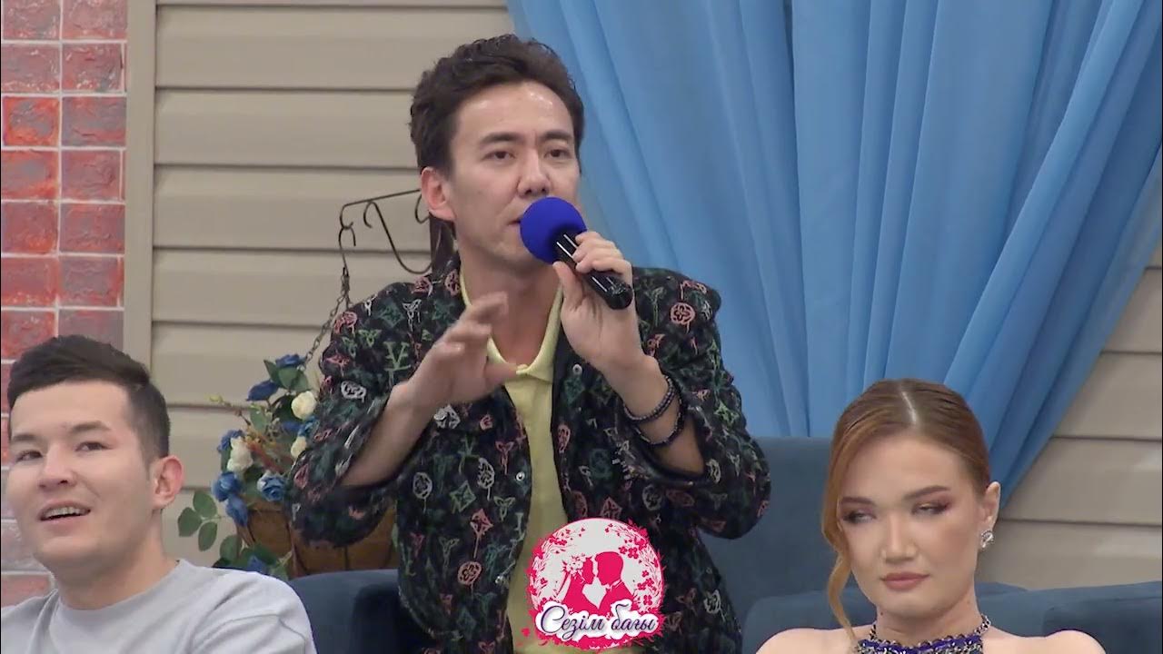 Мен кәмелетке толған туралы порнографиялық фильмде порно түсірдім.