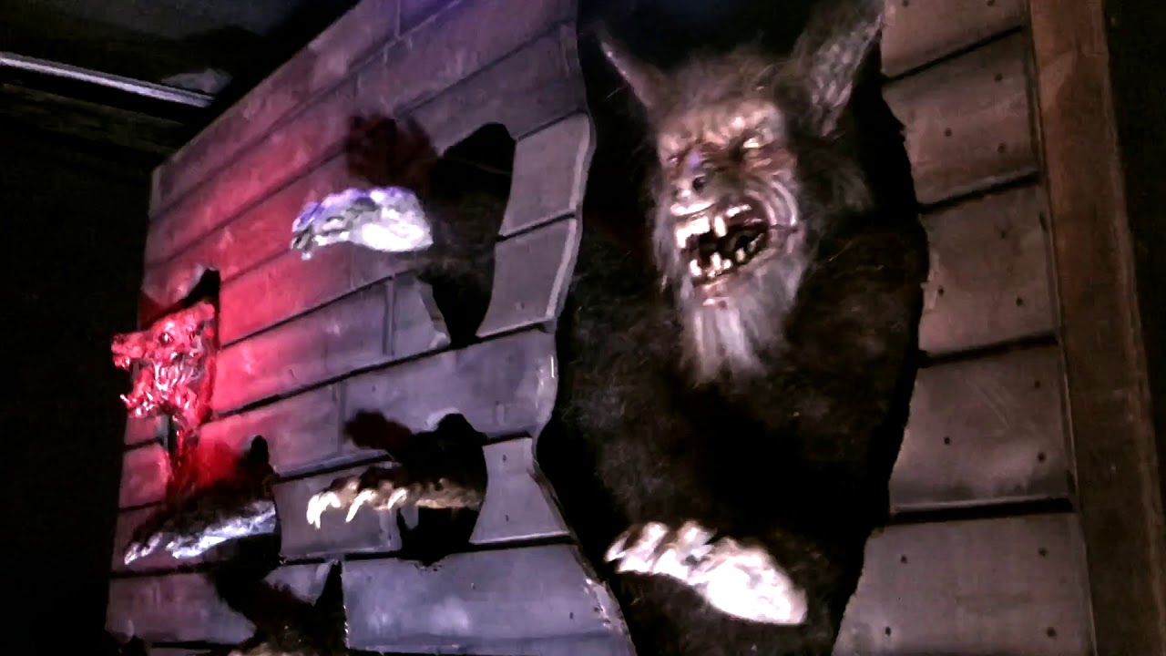 WHA1322 Werewolf Hallway Attack PoisonProps.com
