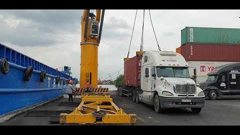 Dịch vụ lao động C&C thực hiện nghiệp vụ xếp dỡ Container tại ICD Transimex