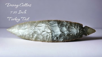 Flintknapping a 7.25-inch Georgetown Turkey Tail. Rock to Point