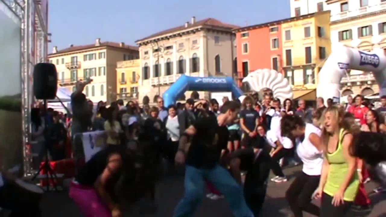 Adrenalina - Wisin ft. Jennifer Lopez, Ricky Martin - Zumba® Fitness betosky face