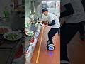 Restaurant waiters don't walk to serve food 🍜#shorts #restaurantes #food #viral