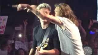 Download lagu No control - One Direction live @ O2 London 28/09/2015