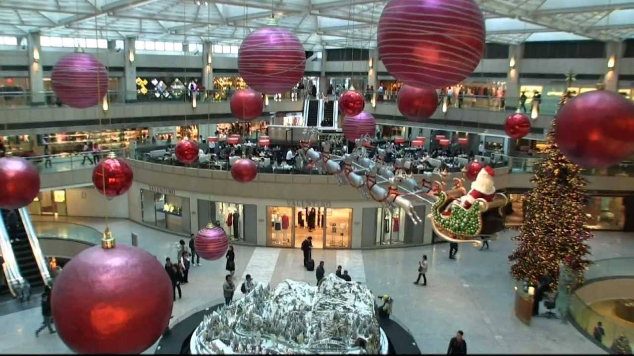 The Landmark Hong Kong Christmas decorations (28th December 2011)  YouTube