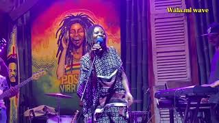 Atswei Franaalo  &amp;  The Roots Reggae Band