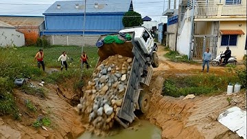 Incredible! Great the Project! Skilled KOMATSU Bulldozer & Dump Trucks Pouring Soil Mixed with Stone