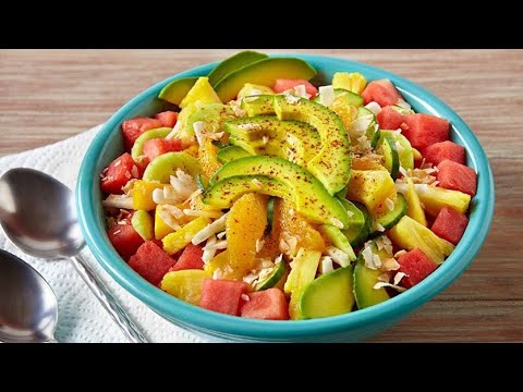 HOW TO MAKE TROPICAL FRUIT SALAD