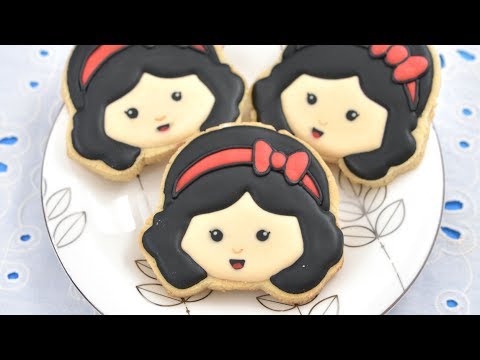 SNOW WHITE DISNEY EMOJI BLITZ COOKIE by HANIELA'S