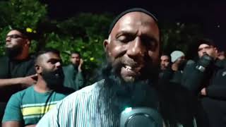 Grosse mobilisation d'une centaine de personnes devant les résidences des trafiquants. Ile Maurice.