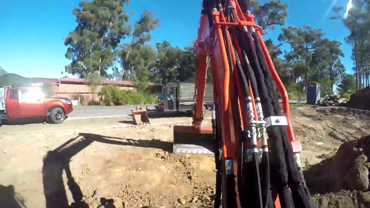 Kubota U55 4 Digging TimeLapse Tilt Hitch w: Bobcat T590 Combo - YouTube