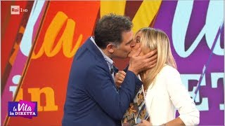 Il bacio tra Tiberio e Francesca - La vita in diretta 16/10/2018