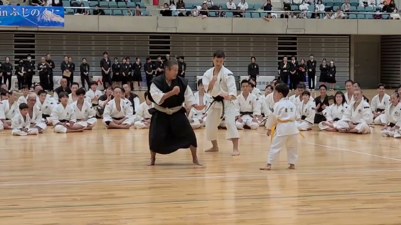 2024 少林寺拳法全国大会 川島親子三代の演武‼️ - YouTube