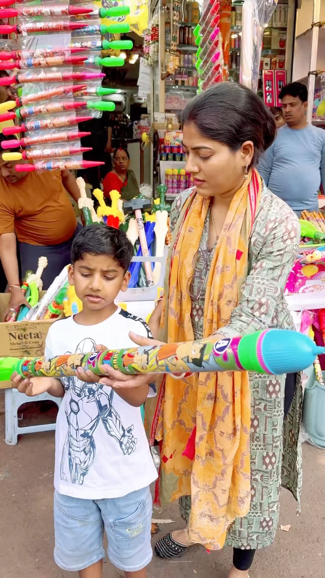 Anant k liye konsi pichkari li Mumma ne ?