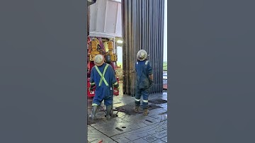 Tripping pipe #rig #oilandgas #drilling #oil #tripping