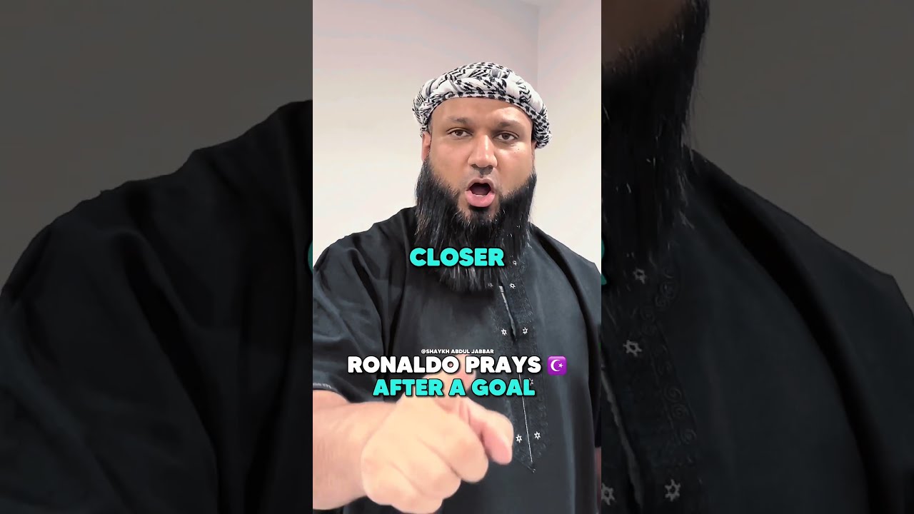 Cristiano Ronaldo Prays To ALLAH Islam