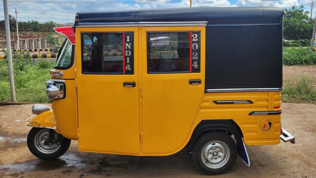 #bajaj auto rickshaw 🛺 modification in karnataka #powerwindow #senterlock #displayscreen #lighting