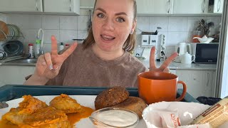 видео: Мукбанг голубцы со сметаной, с вами за компанию #мукбанг #фудблог #обед картинка: Мукбанг голубцы со сметаной, с вами за компанию #мукбанг #фудблог #обед