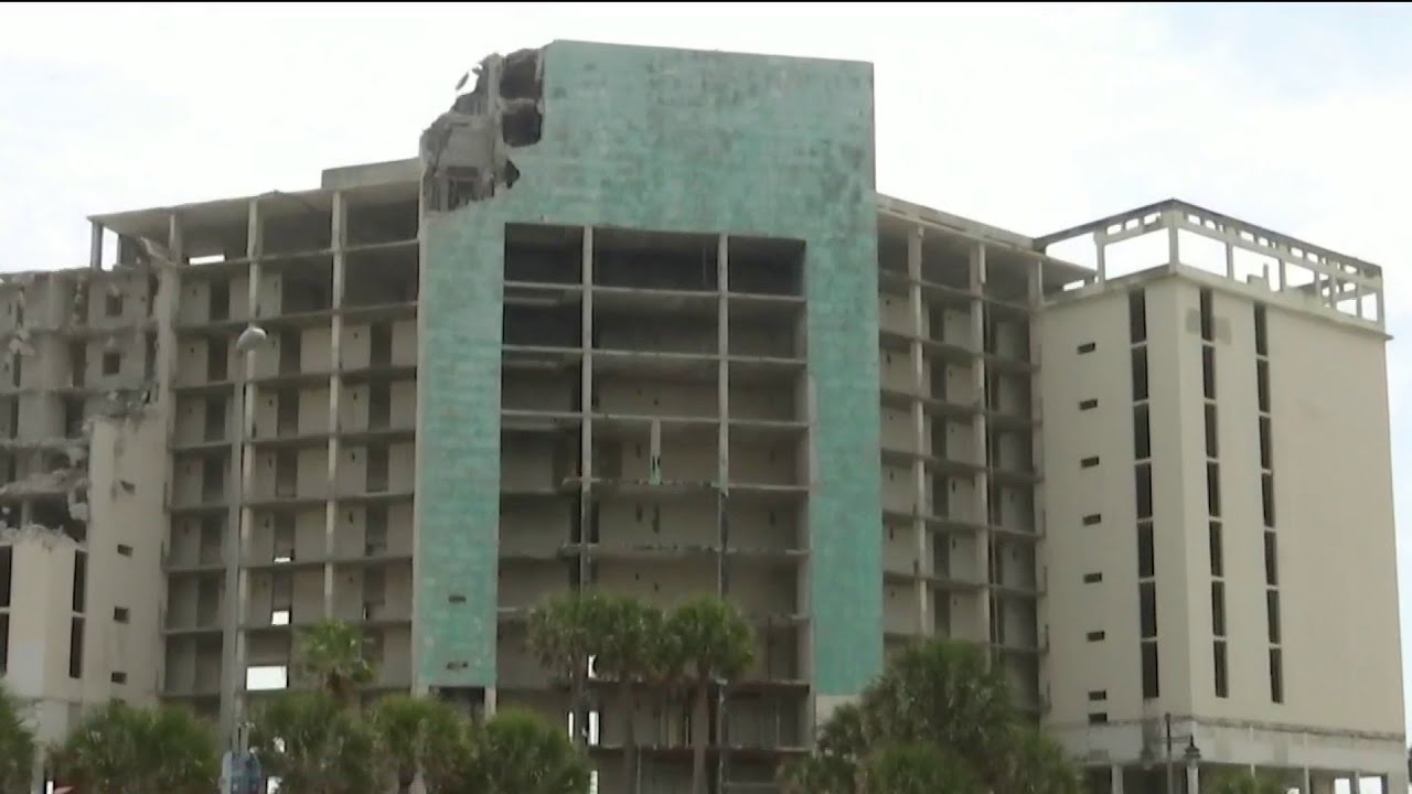 Beach Resort's demolition begins