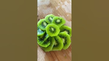 See What Happens! Cutting Some Delicious Kiwi Fruit...#shorts #food